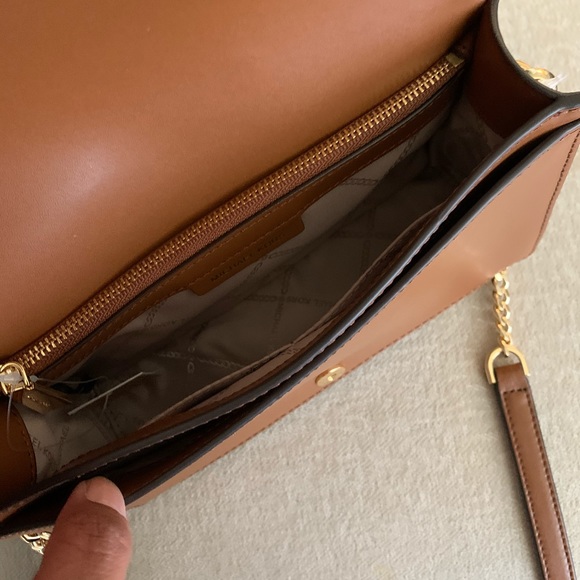 HP💞 New Mk crossbody 🦄 limited addition - Picture 7 of 10